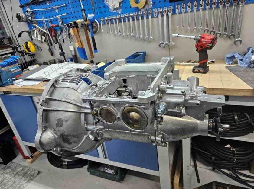 versnellingsbak Mercedes r107 revisie